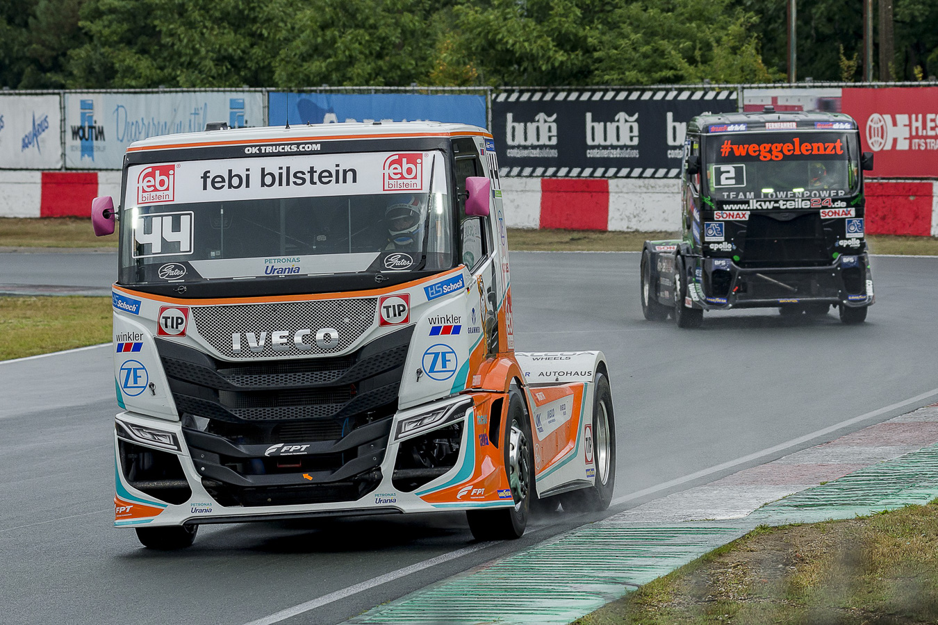 Jean Janssens - Truckrace - (1/1000 sec. bij f / 8,0 ISO 400)