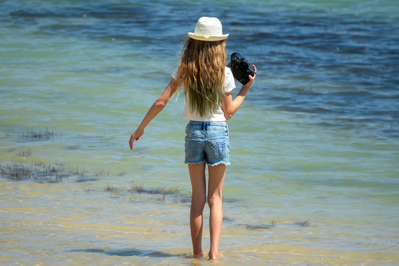 Chantal Bensch - Girl in the water - (1/2000 sec. bij f / 4,0 ISO 200)