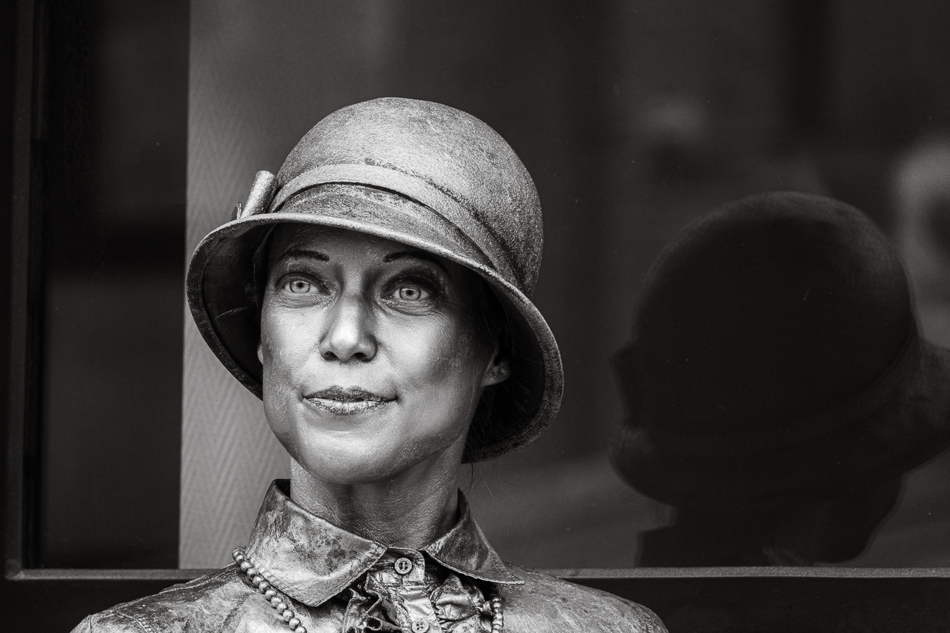 Chantal Bensch - Dame met de hoed